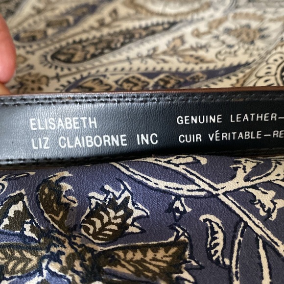 Liz Claiborne brown embossed belt 31.5-35.5” - Picture 2 of 4